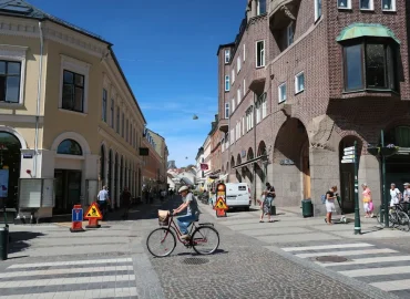 man-som-cyklar